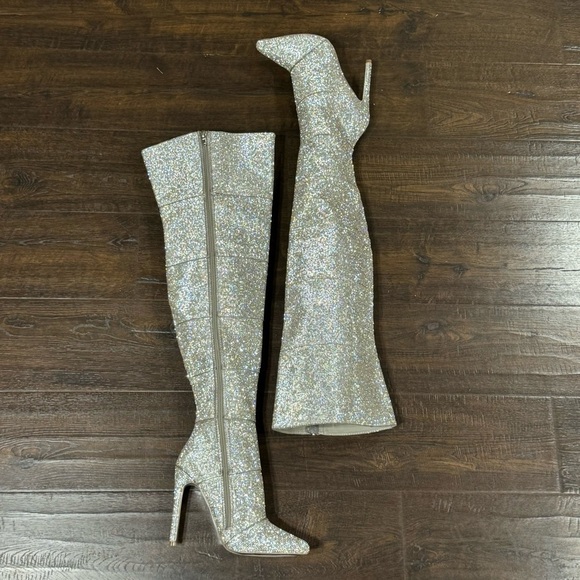 Steve Madden Wonders Rhinestone Pointed-Toe Over The Knee Boots Size 7.5 Women - Picture 3 of 16